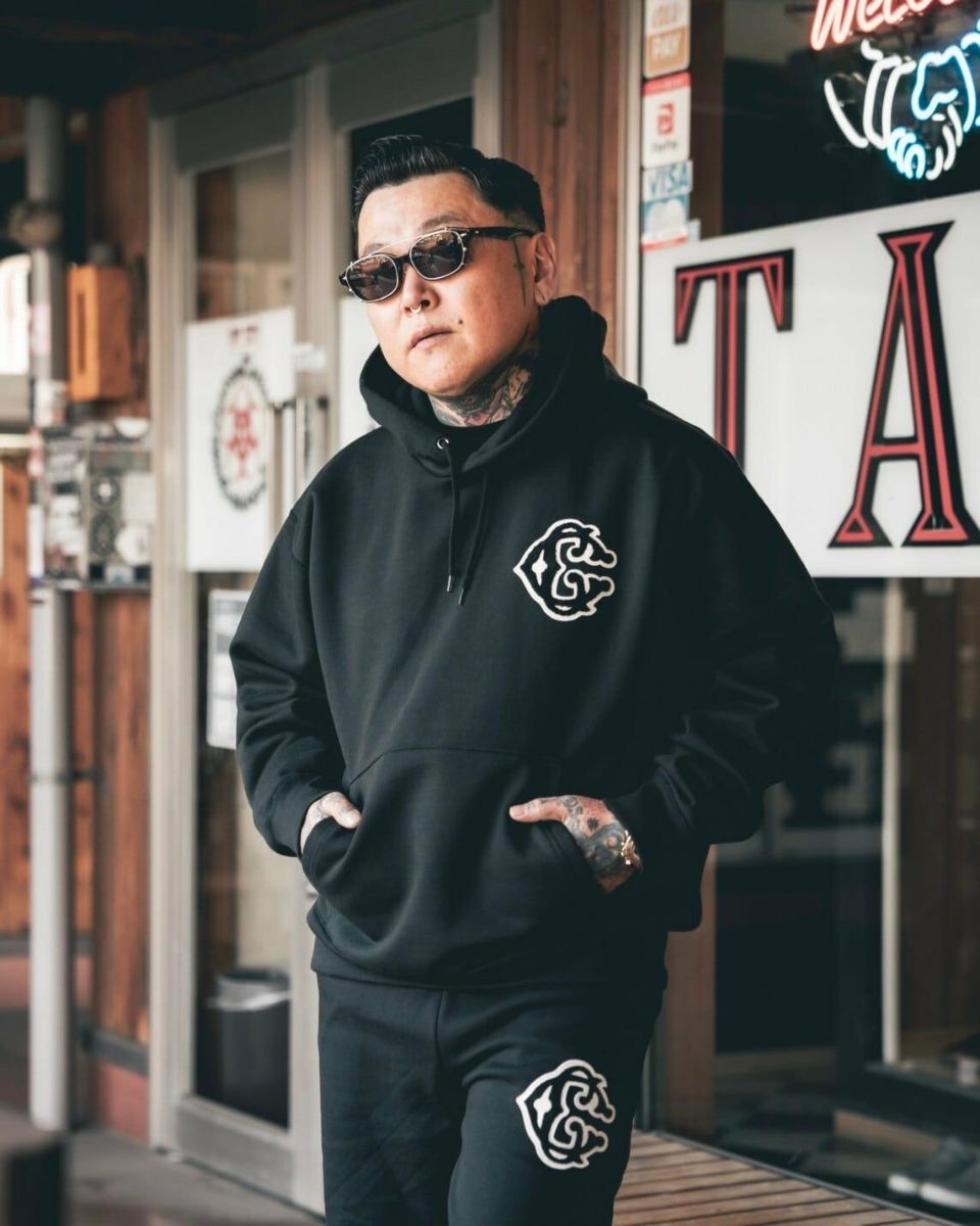 Classic【C】Logo wappen Hoodie (Black) | Classic clothing