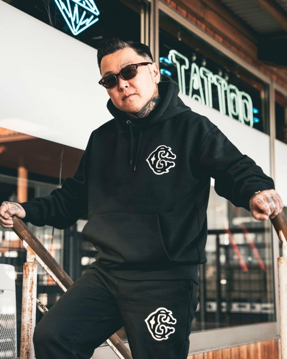 Classic【C】Logo wappen Hoodie (Black) | Classic clothing